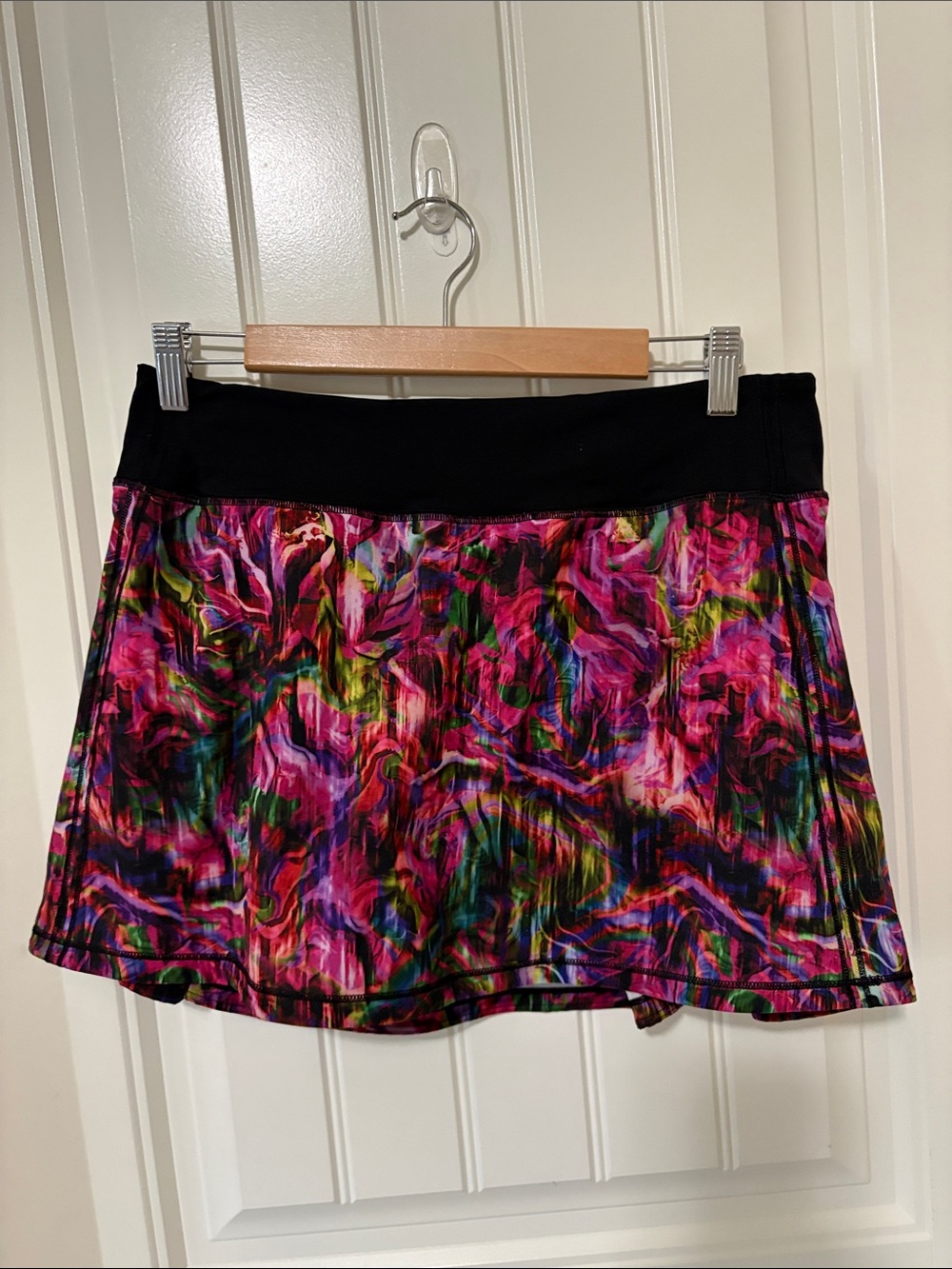lululemon athletica Multicolor Abstract‎ Print Skort with Black Waistband